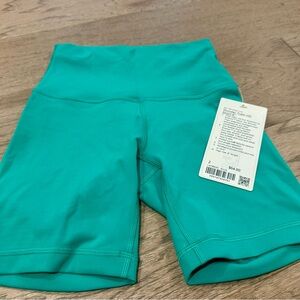 Wunder Under Train HIgh Rise 6” short NWT size 2